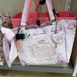 Meet your Posher, Sassia